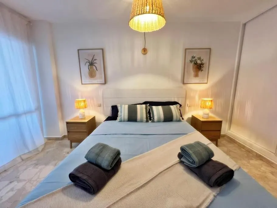 Magnifico Y Amplio Apartamento Con Terraza Fuengirola 0*,  España