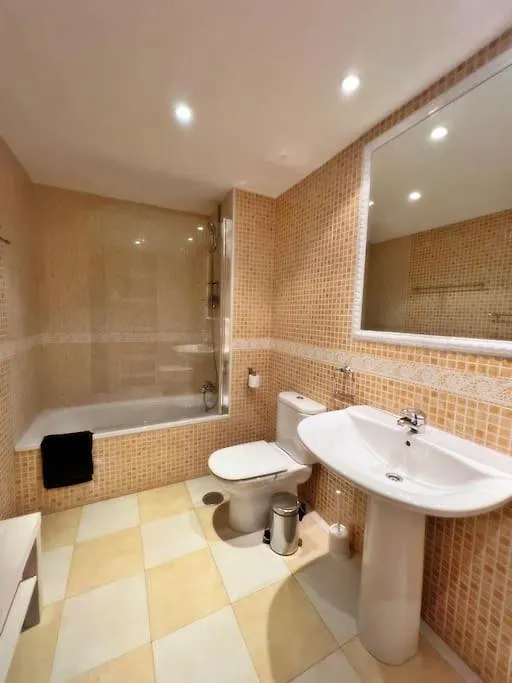 Magnifico Y Amplio Apartamento Con Terraza Fuengirola